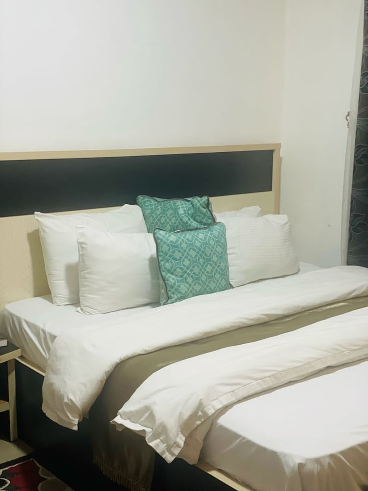 eleventh house hotel