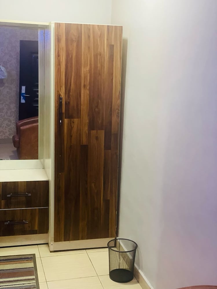 eleventh house hotel