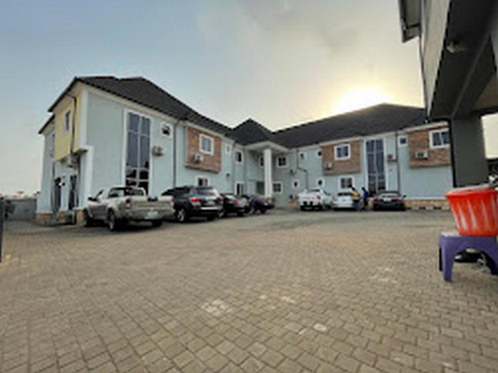 eleventh house hotel and suites