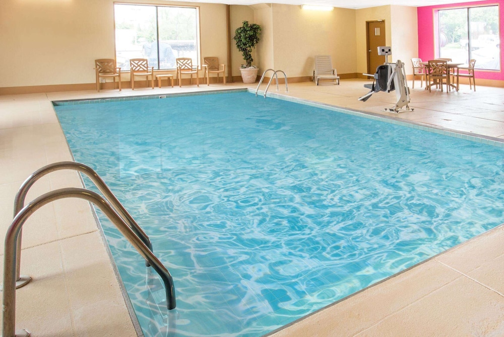 Baymont By Wyndham Waukesha,Waukesha>>Milwaukee,3 star