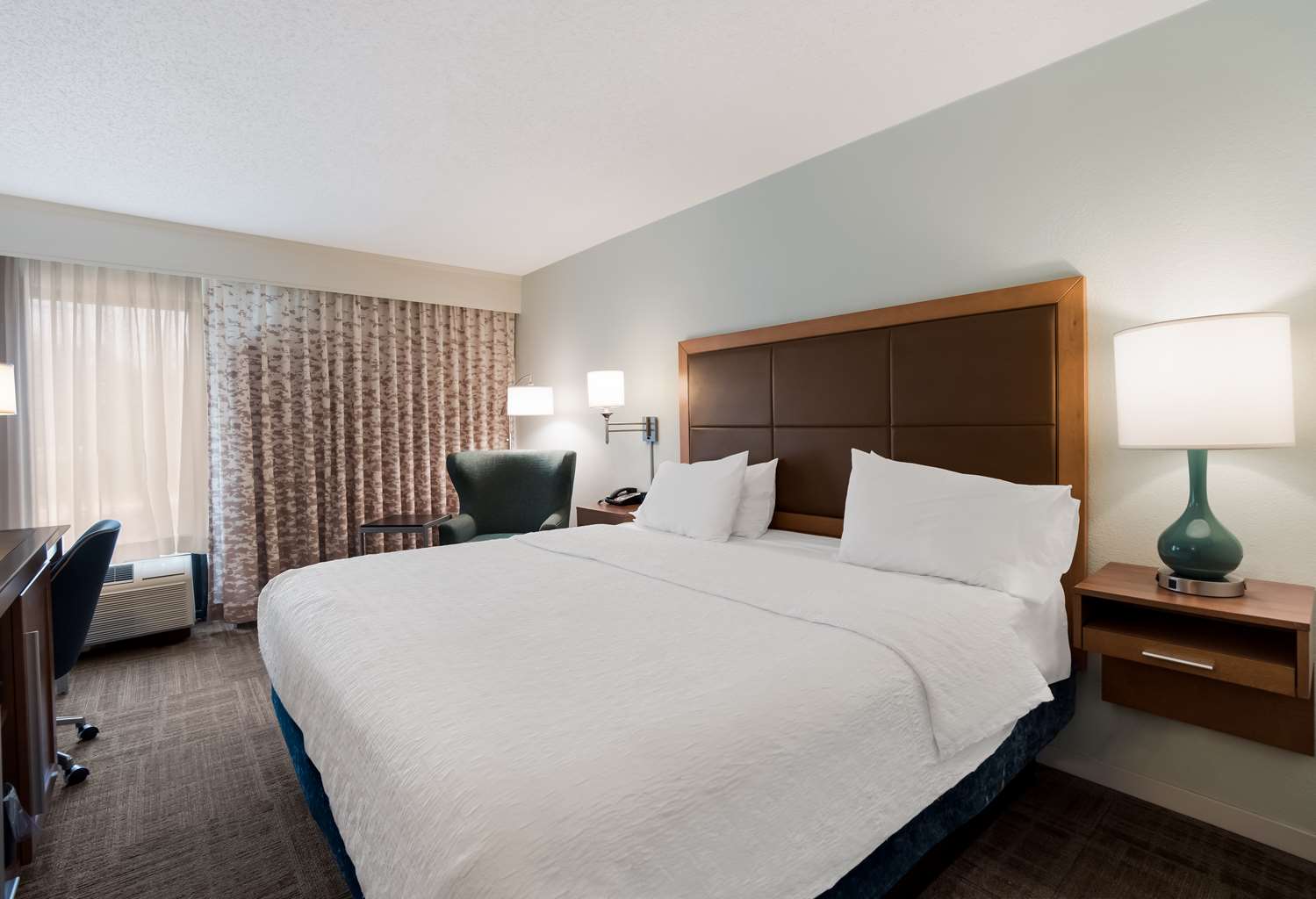 hampton inn columbia i 26 airport