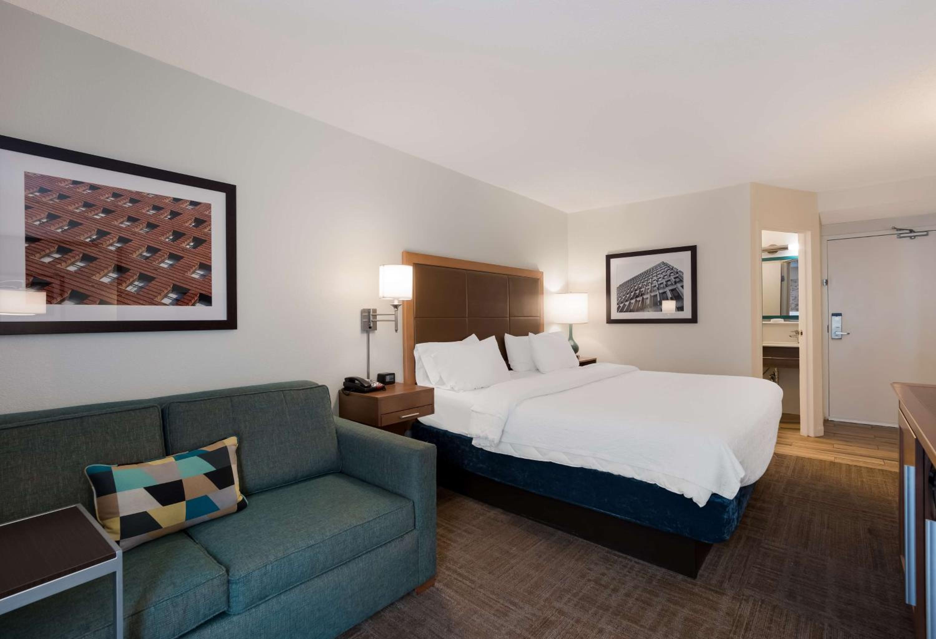 hampton inn columbia i 26 airport