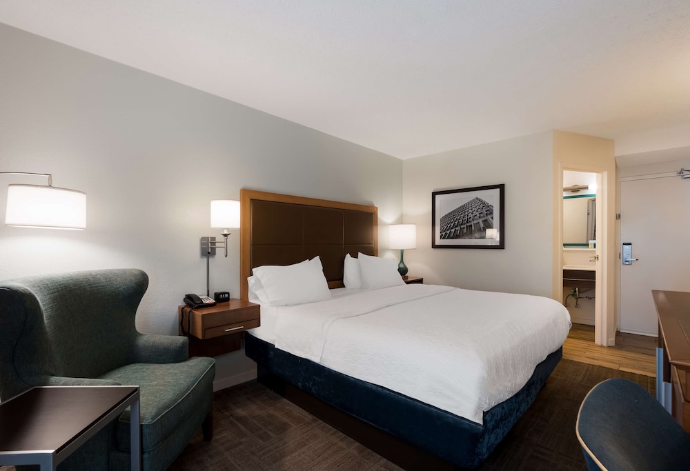 hampton inn columbia i 26 airport