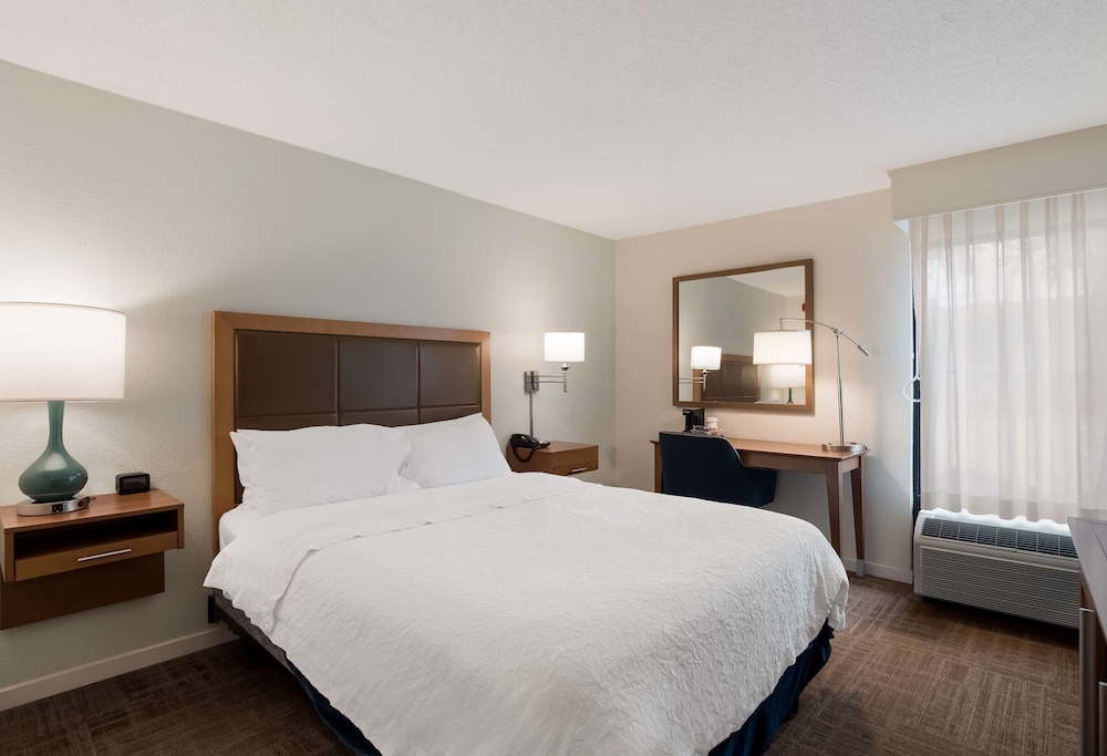 hampton inn columbia i 26 airport