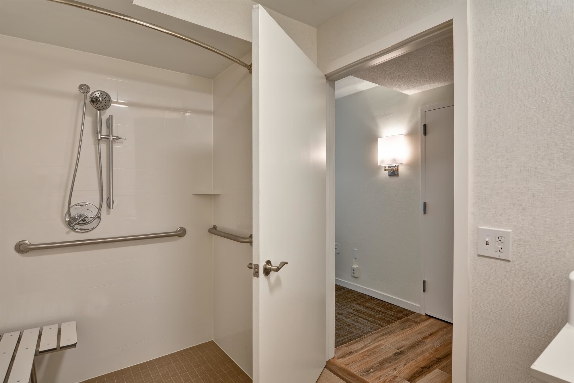 hampton inn columbia i 26 airport