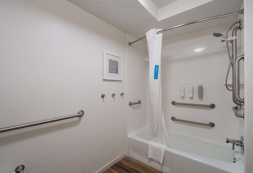 hampton inn columbia i 26 airport