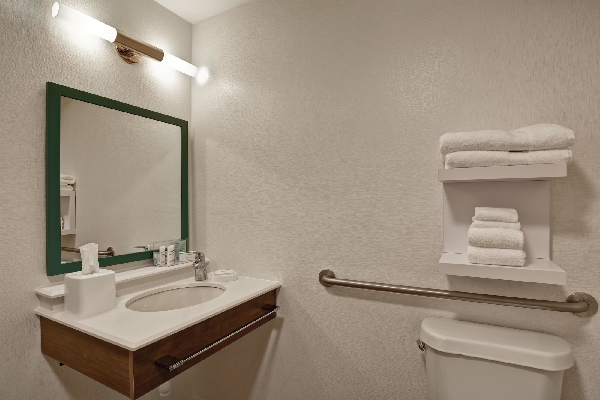 hampton inn columbia i 26 airport