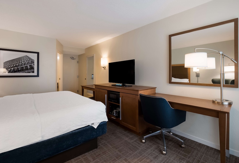 hampton inn columbia i 26 airport