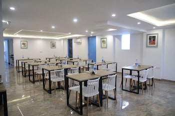 hotel elite 29 golf course road