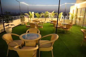 hotel elite 29 golf course road