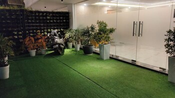 hotel elite 29 golf course road