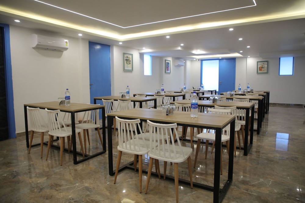 hotel elite 29 golf course road