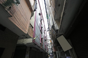 hotel raaso inn laxminagar by arrow