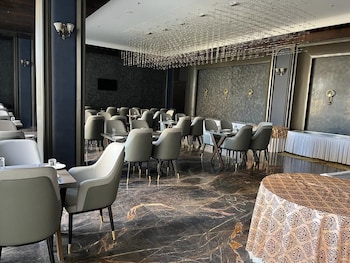 classic sapphire ananta bundi