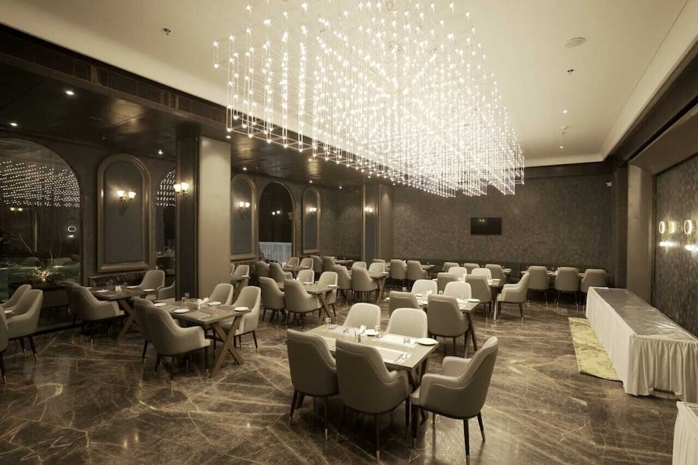 classic sapphire ananta bundi