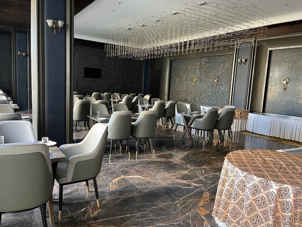 classic sapphire ananta bundi