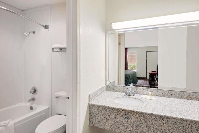 days inn by wyndham cleveland tn