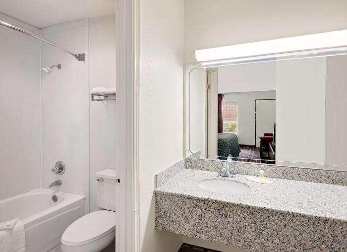 days inn by wyndham cleveland tn