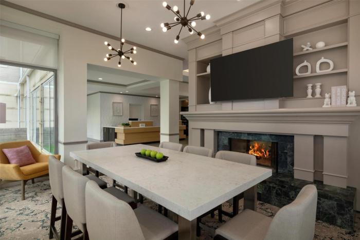 hilton garden inn cleveland airport