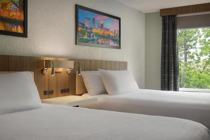 hilton garden inn cleveland airport