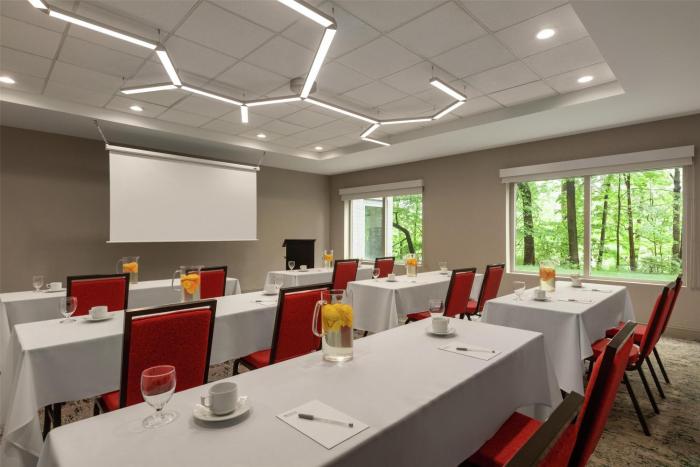 hilton garden inn cleveland airport