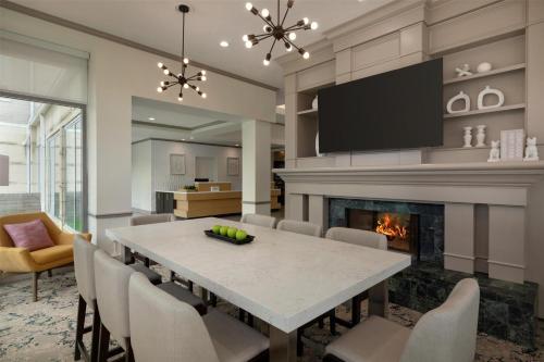 hilton garden inn cleveland airport
