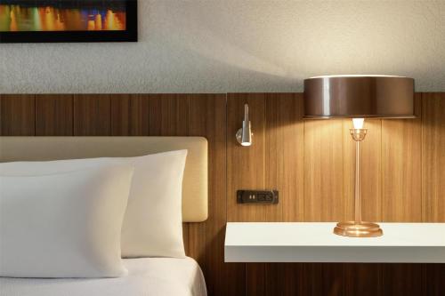hilton garden inn cleveland airport