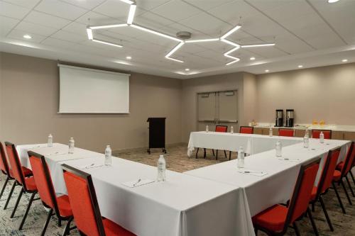 hilton garden inn cleveland airport