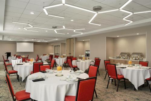 hilton garden inn cleveland airport