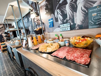 ibis styles paris mairie de clichy