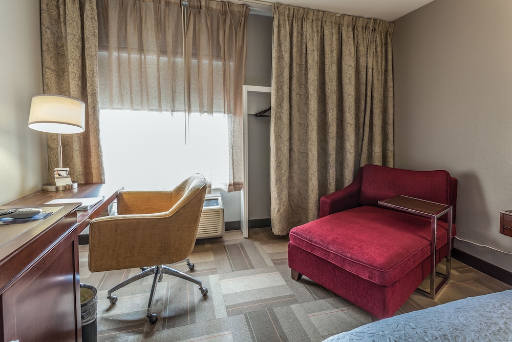 hampton inn colorado springs airport