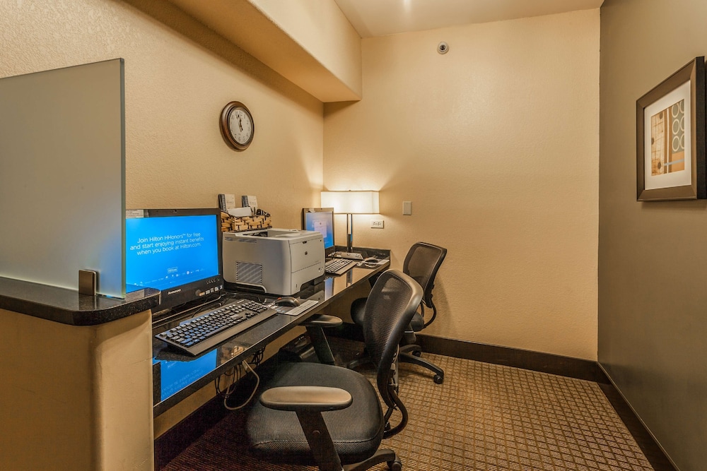 hampton inn colorado springs airport