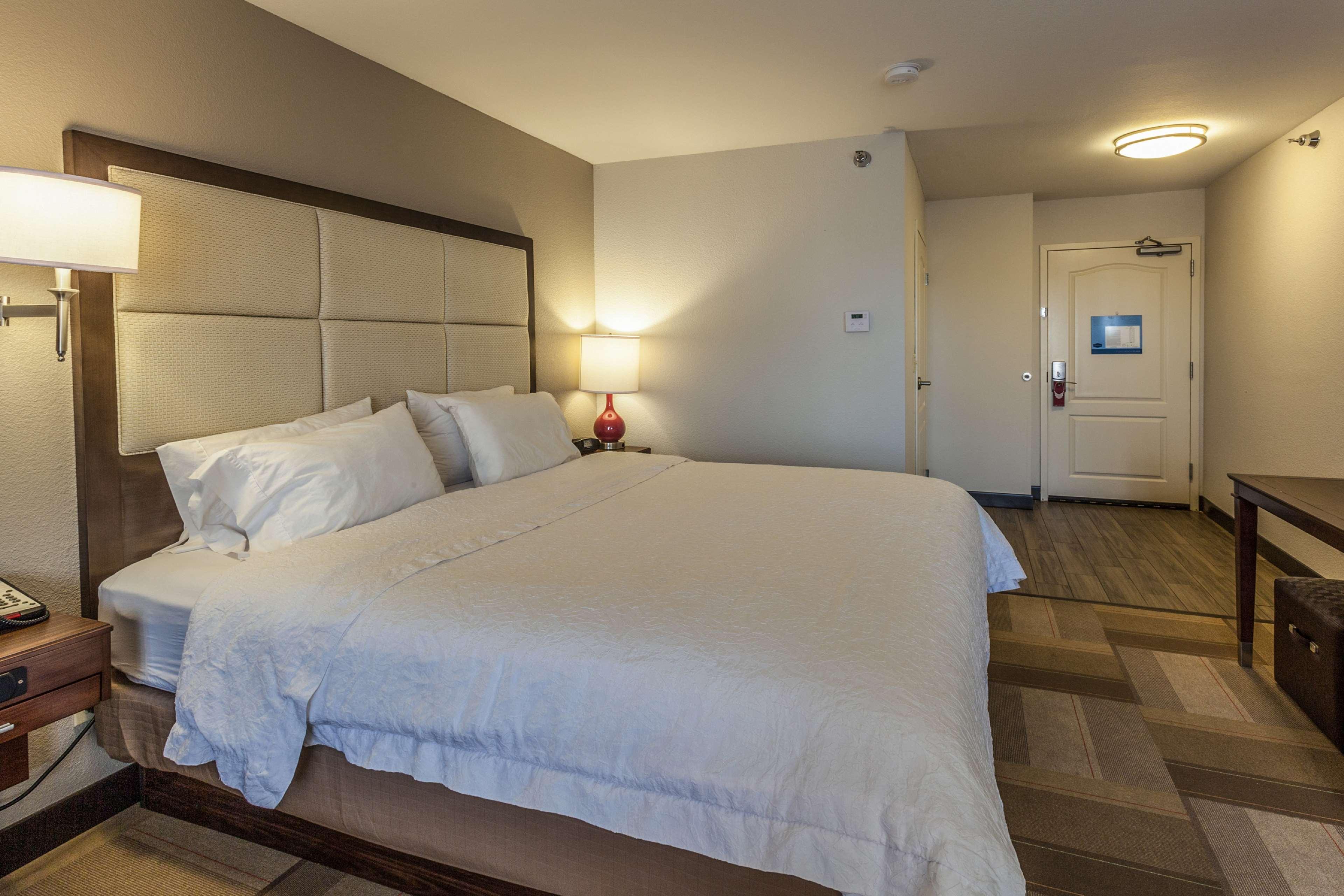 hampton inn colorado springs airport