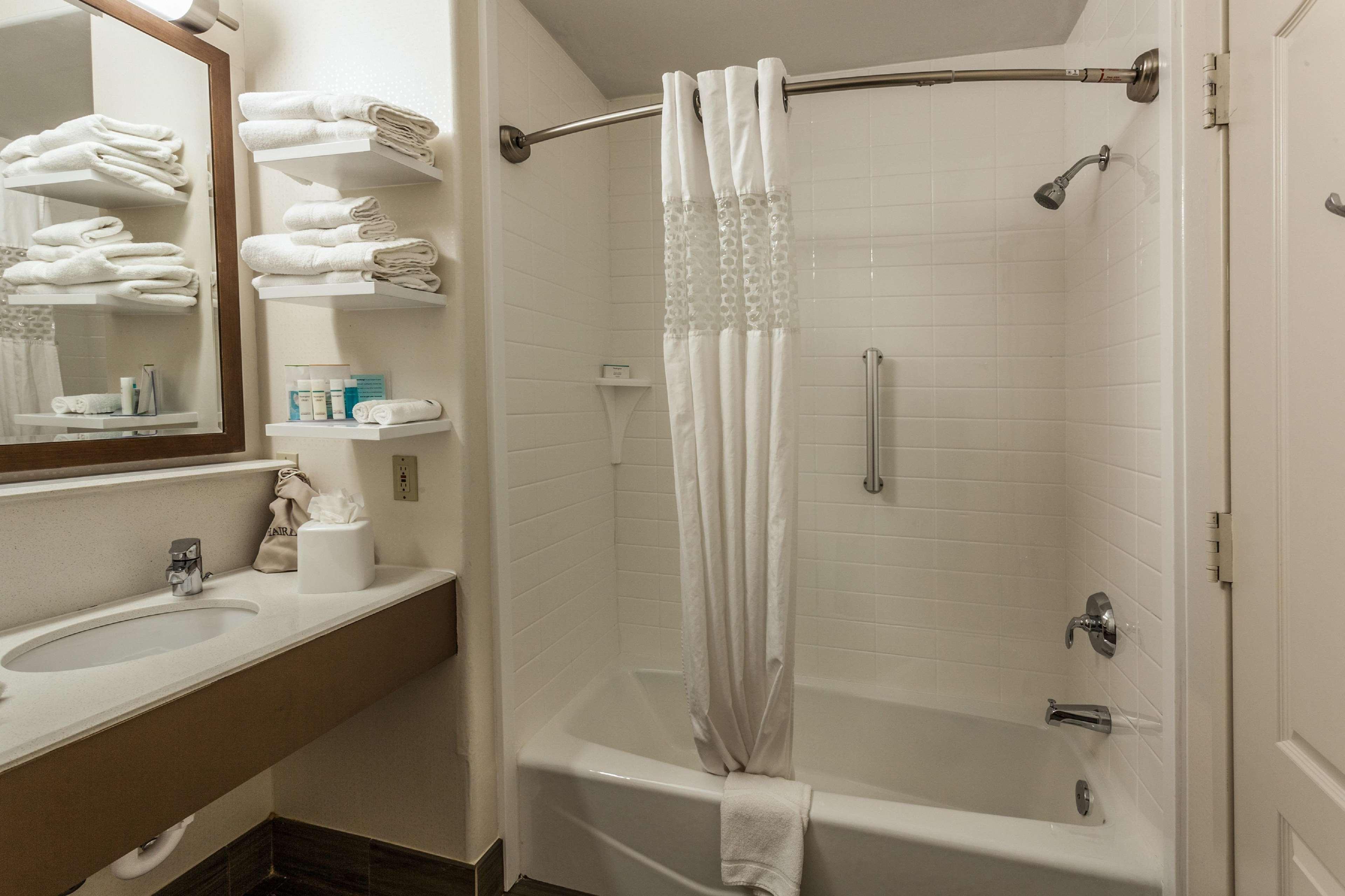 hampton inn colorado springs airport