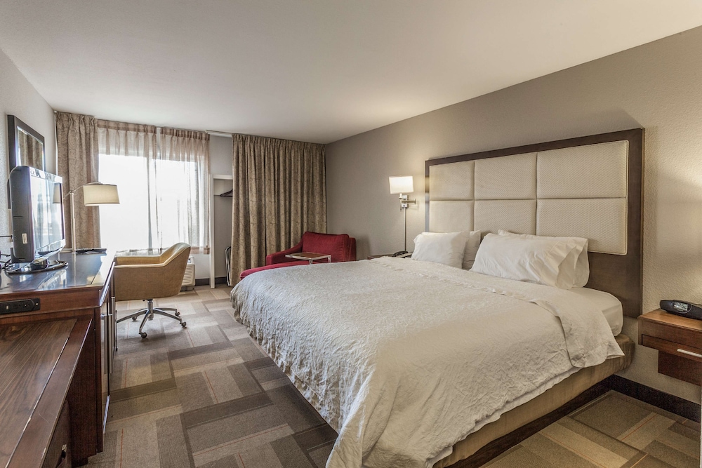 hampton inn colorado springs airport