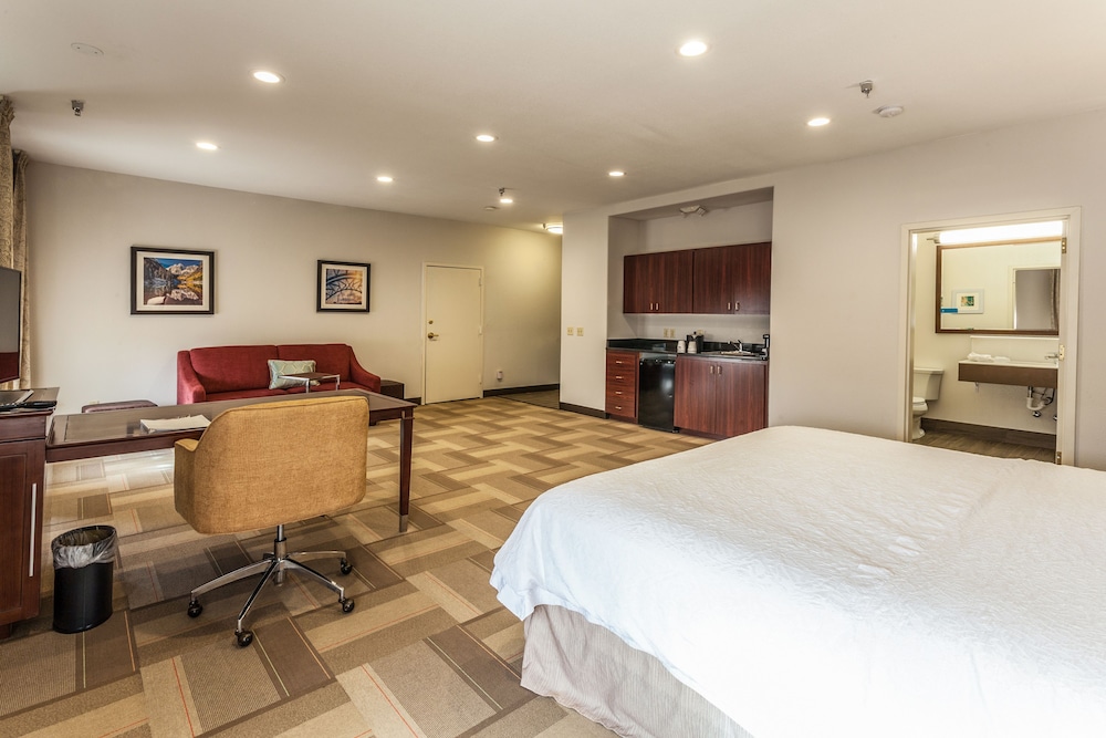 hampton inn colorado springs airport