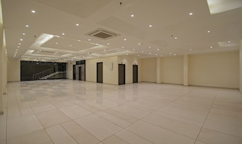 treebo trend pink city grand