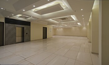 treebo trend pink city grand