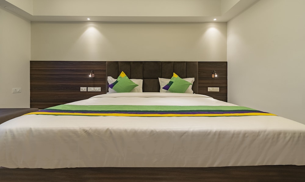 treebo trend pink city grand