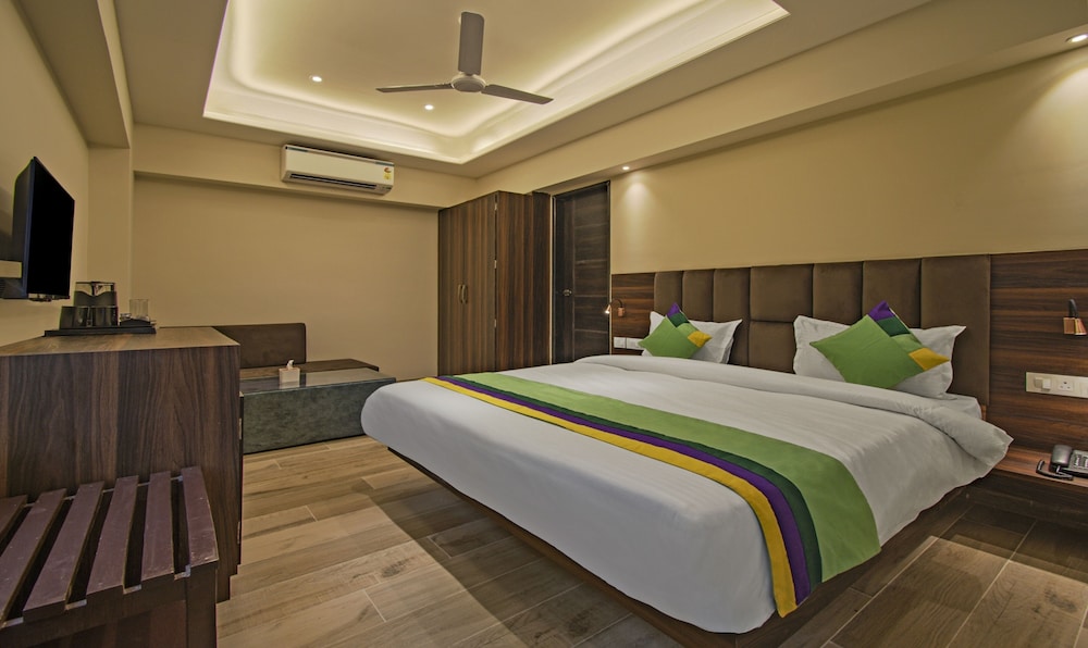 treebo trend pink city grand