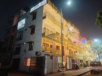 hotel aman residency