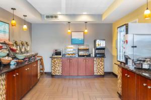 Best Western Plus Wilmington/Carolina Beach,Myrtle Grove>>Cape Fear River,2.5 star