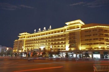 bell tower hotel xian