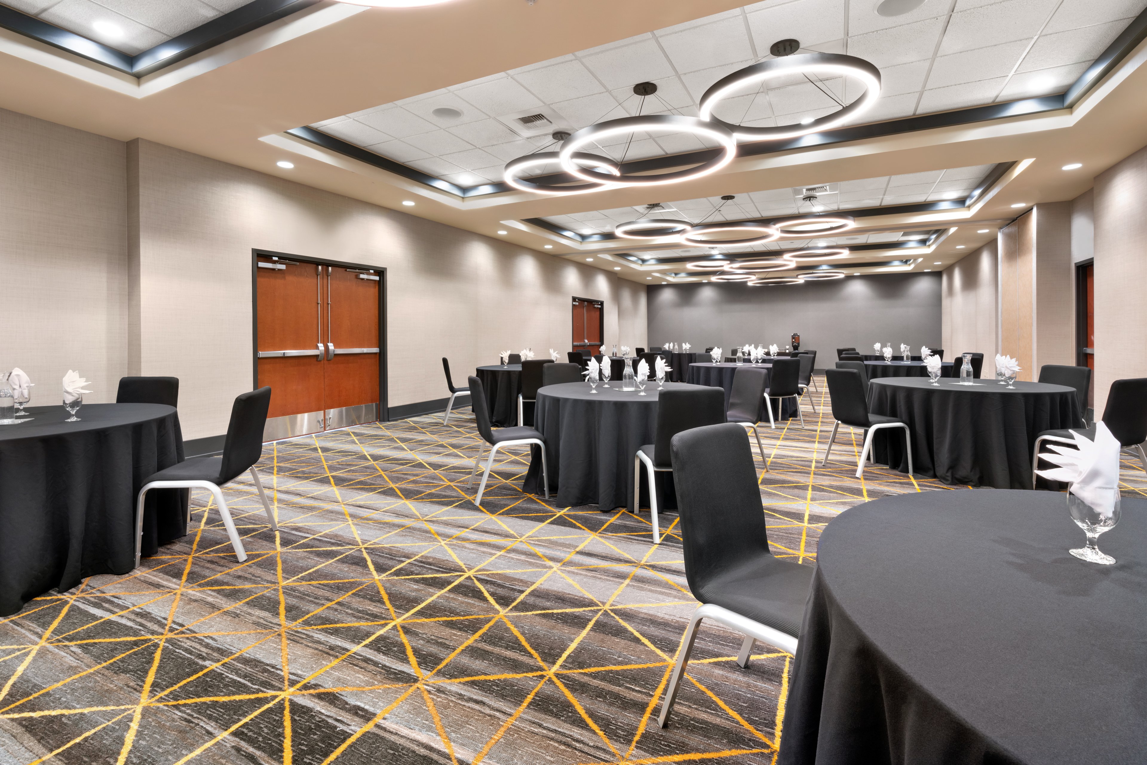 holiday inn yakima by ihg