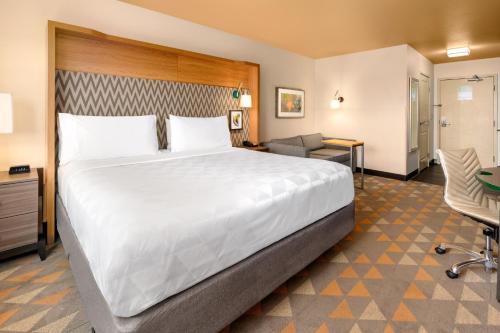 holiday inn yakima by ihg