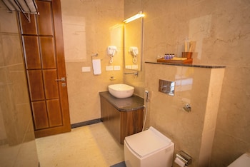 dhauladhar heights resort