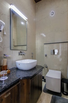 dhauladhar heights resort