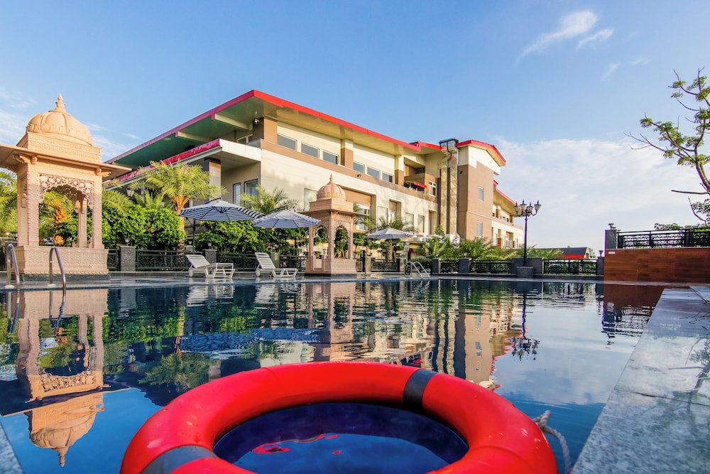 dhauladhar heights resort