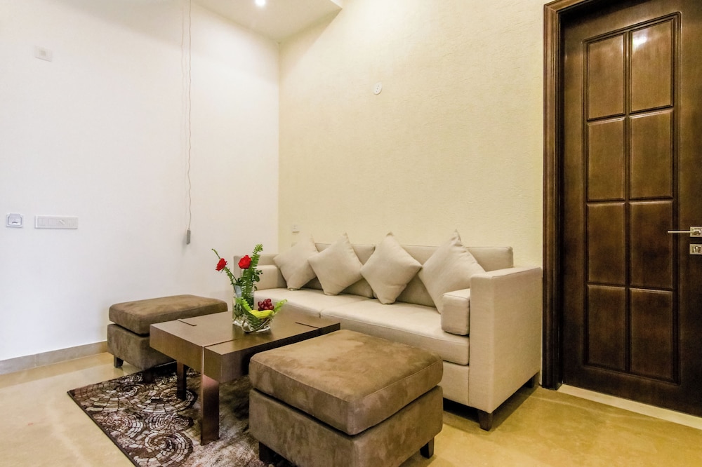 dhauladhar heights resort