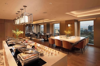 doubletree by hilton osaka castle